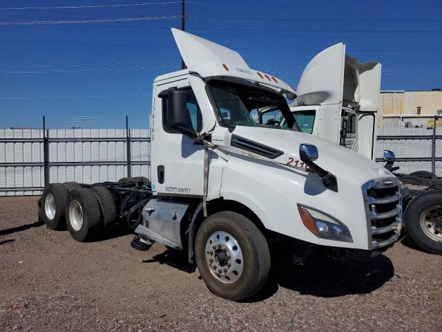  Salvage Freightliner Cascadia 1