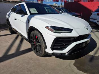  Salvage Lamborghini Urus