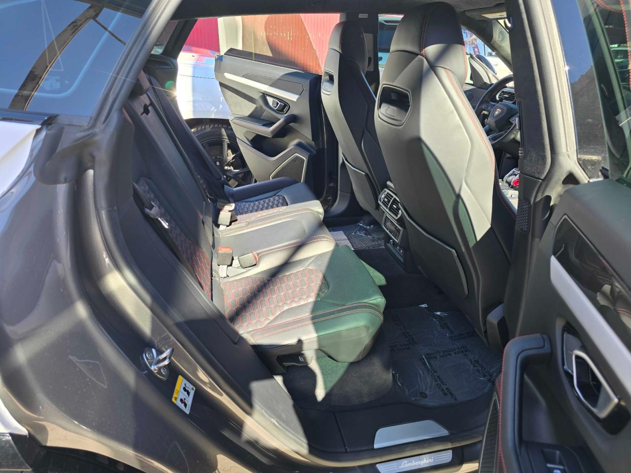 Lamborghini Urus Image 5