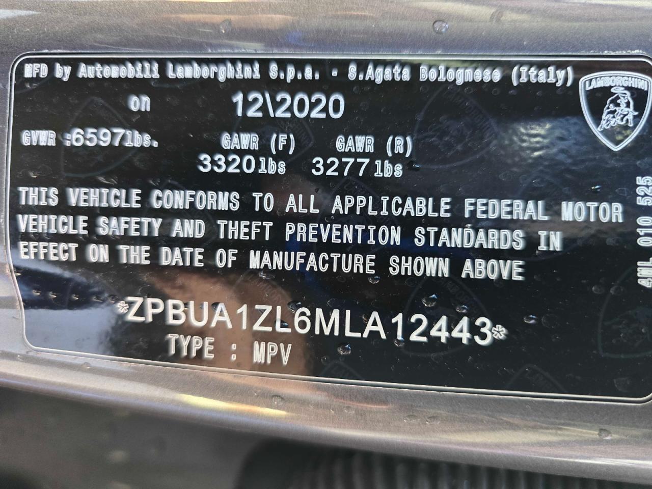 Lamborghini Urus Image 10