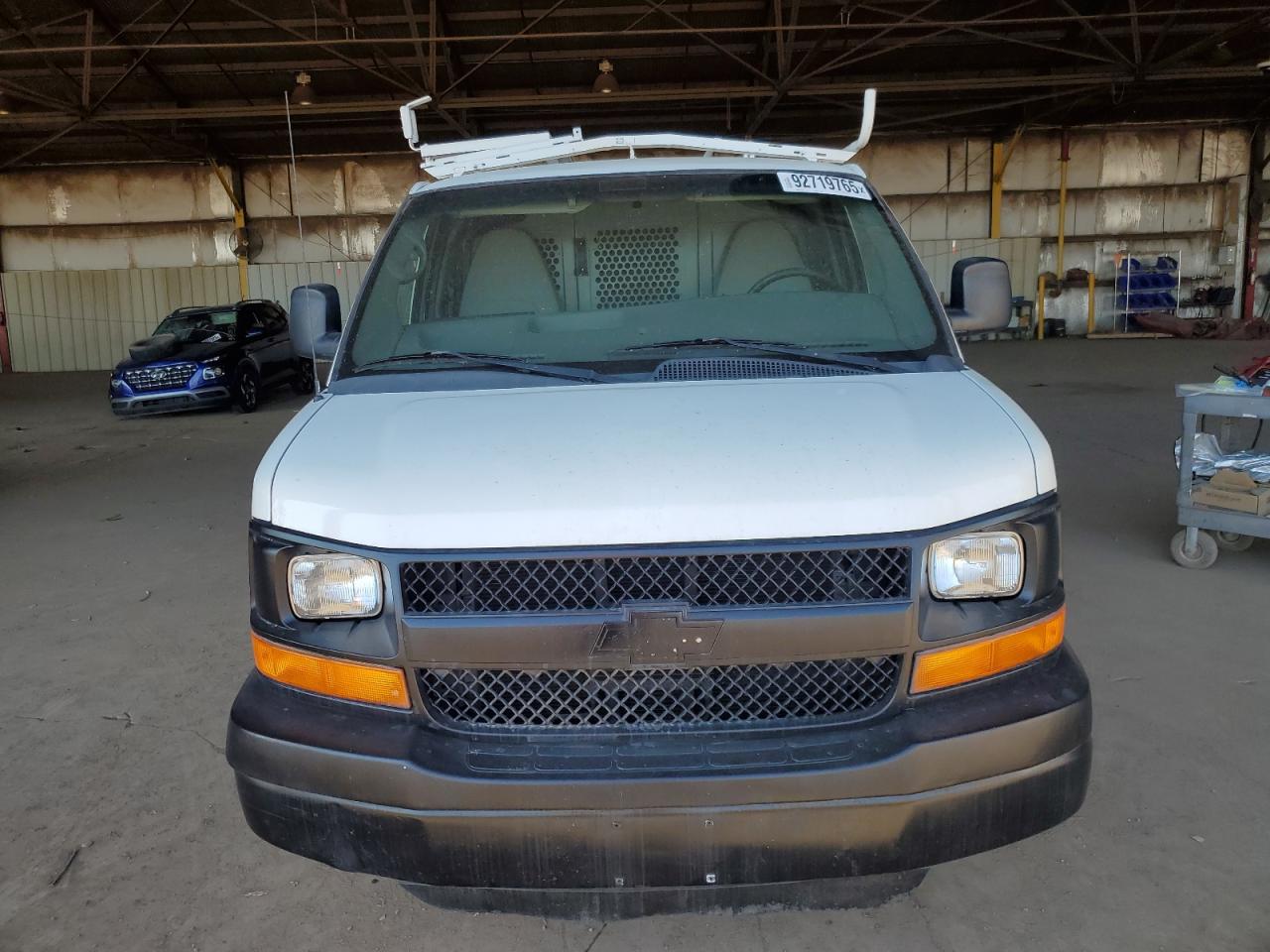 Chevrolet Express Image 5