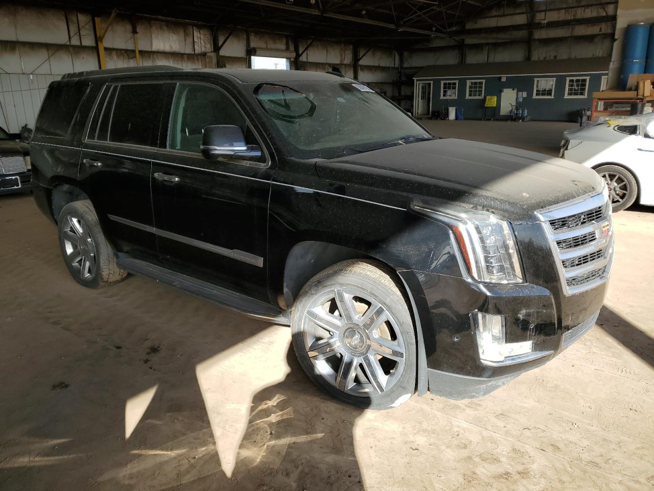 Cadillac Escalade Luxury Image 3