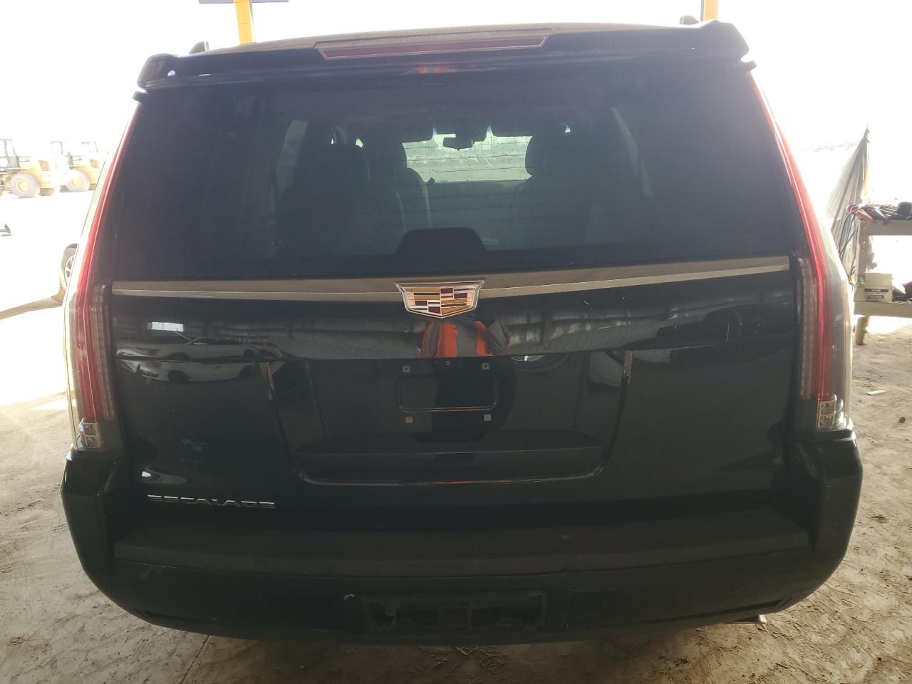 Cadillac Escalade Luxury Image 12