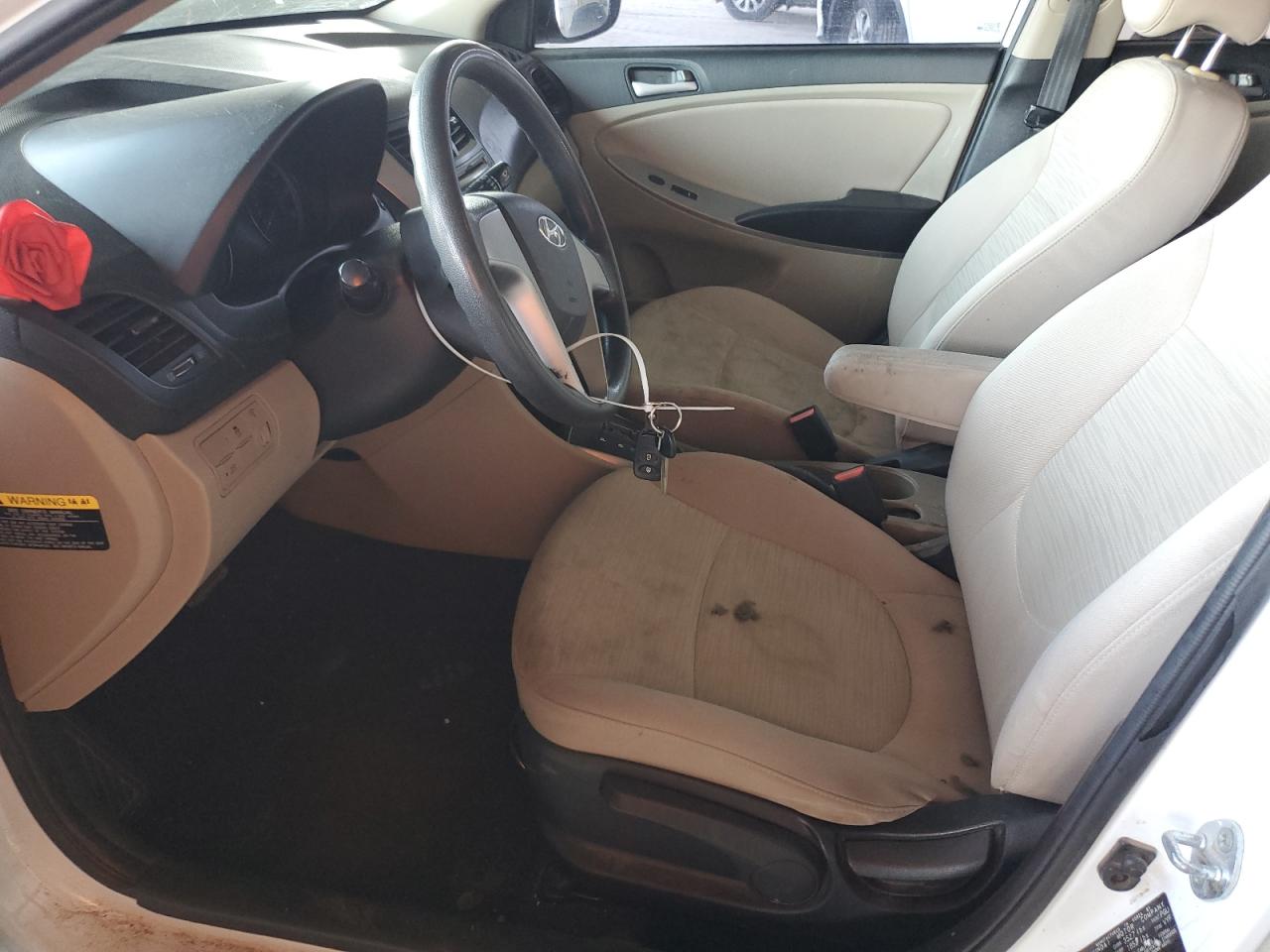 Hyundai ACCENT Se Image 11