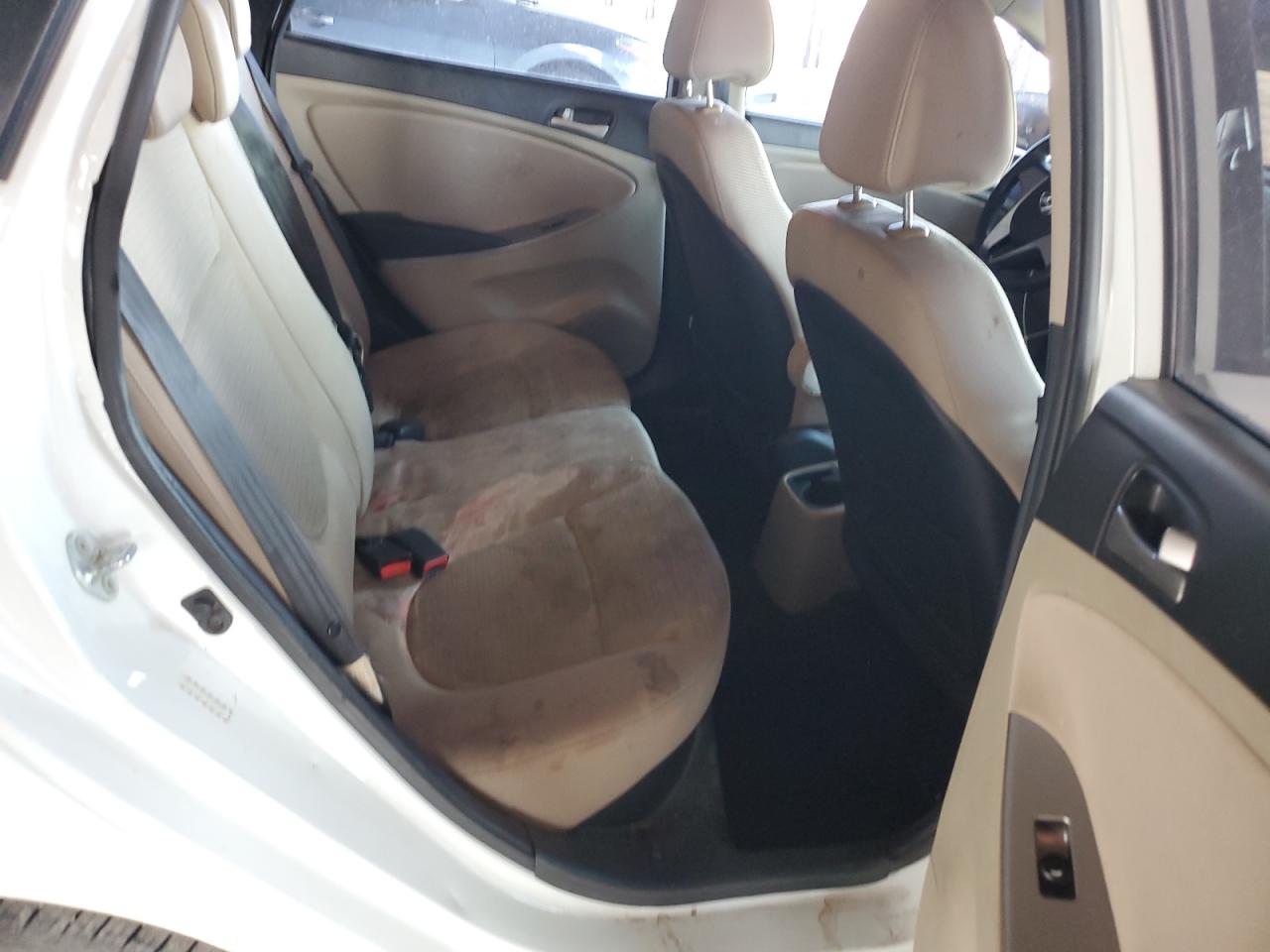 Hyundai ACCENT Se Image 5