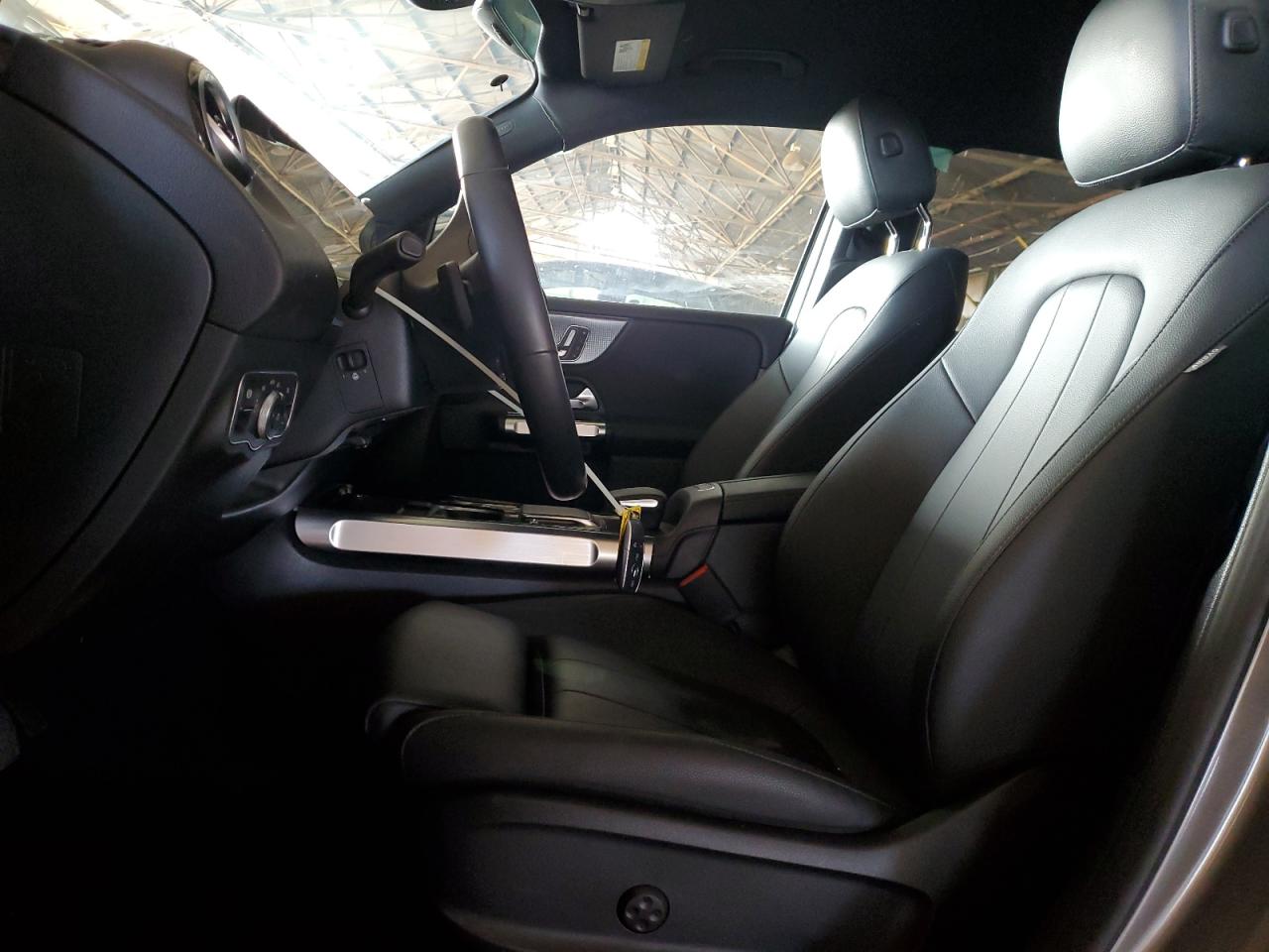 Mercedes-Benz EQB 300 4matic Image 6