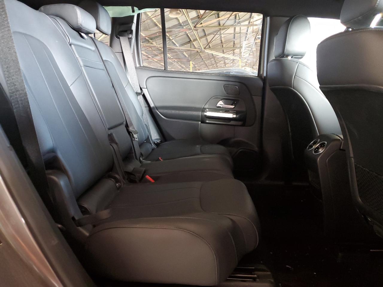 Mercedes-Benz EQB 300 4matic Image 10