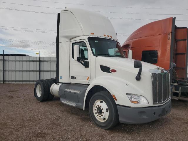  Salvage Peterbilt Tractor 579