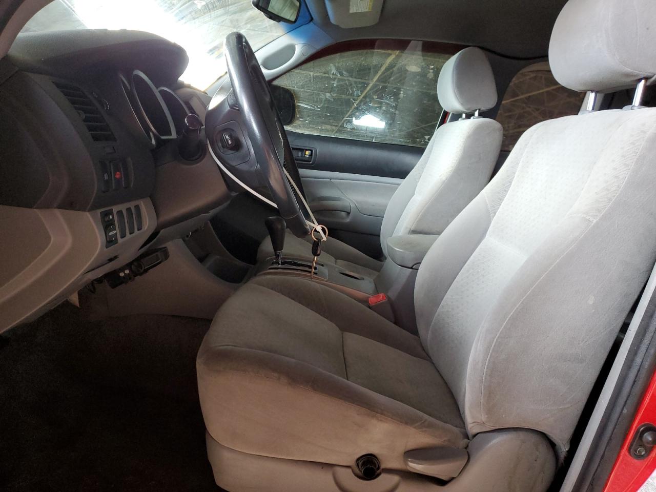 Toyota Tacoma Access Cab Image 9