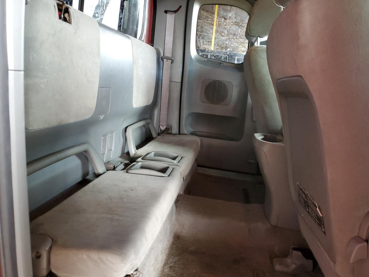 Toyota Tacoma Access Cab Image 12