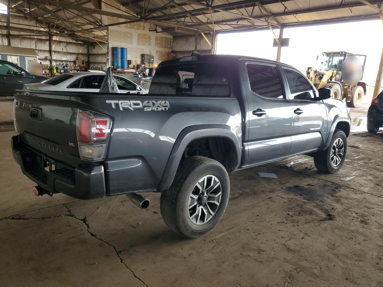 Toyota Tacoma Double Cab Image 12