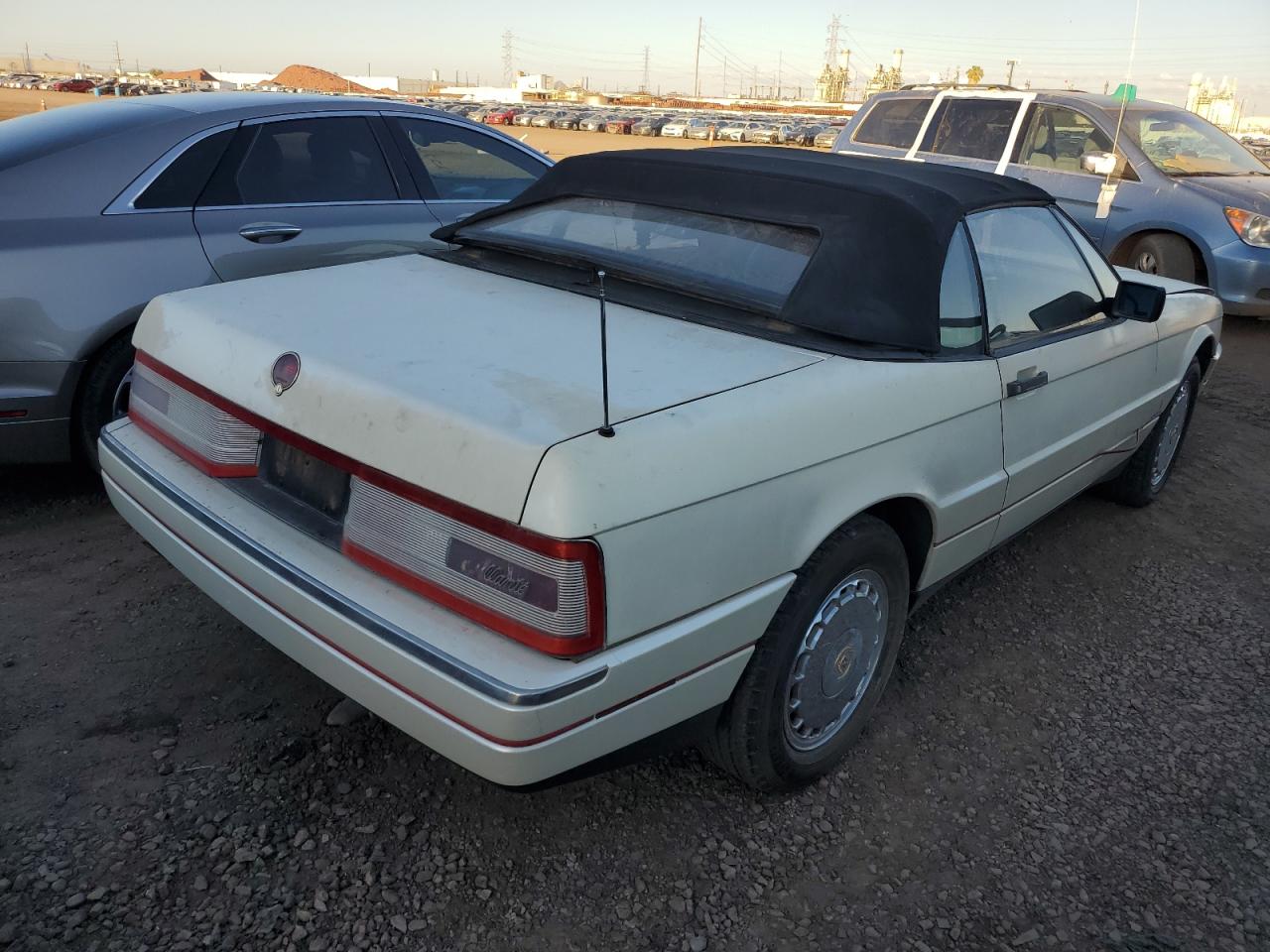 Cadillac Allante Image 11