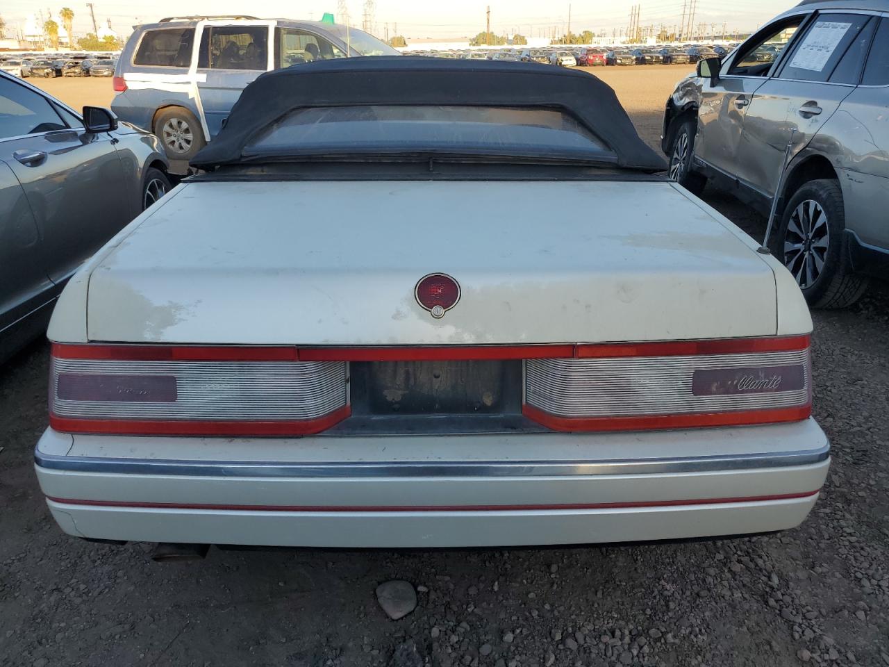 Cadillac Allante Image 6