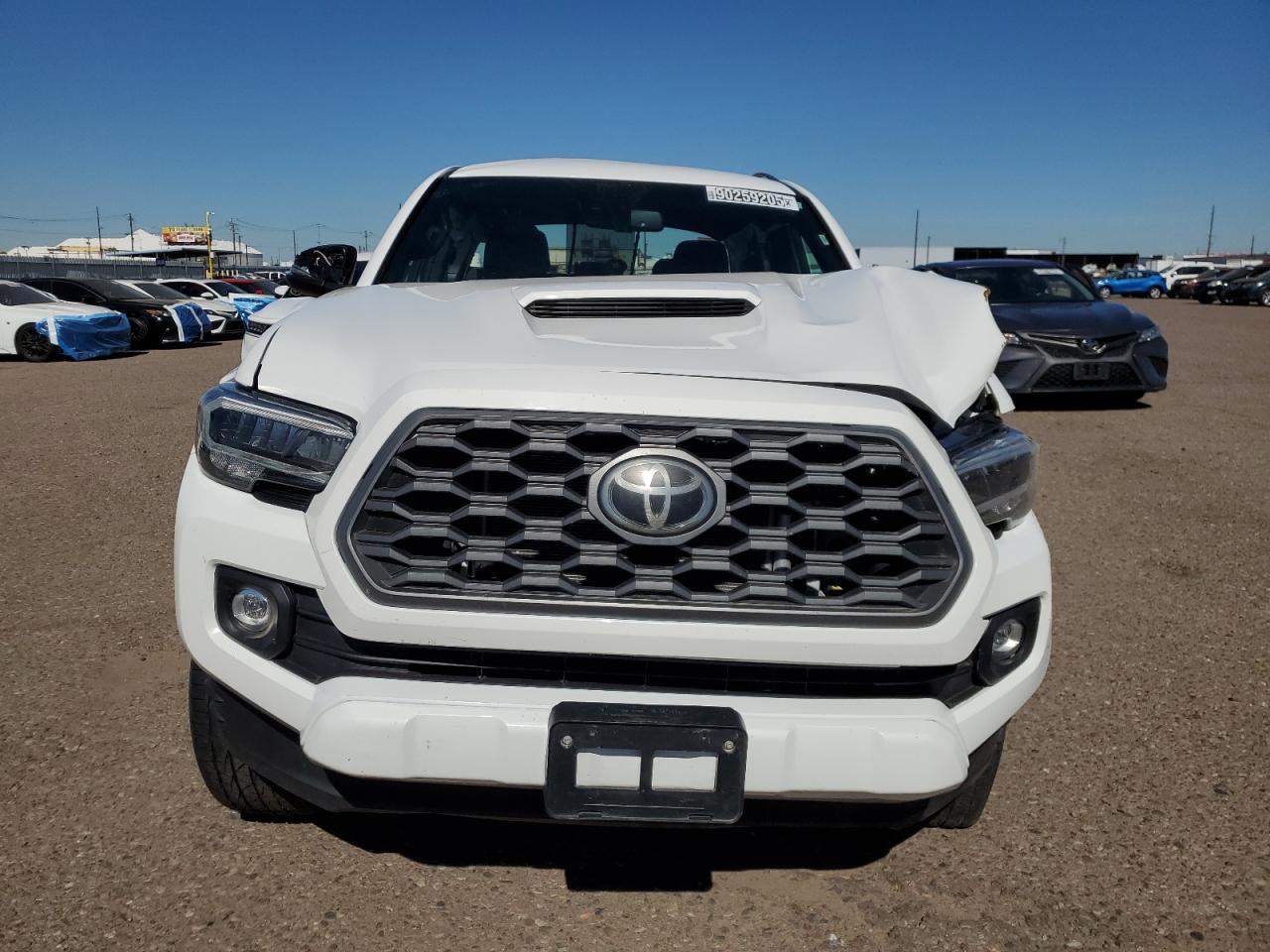 Toyota Tacoma Double Cab Image 8