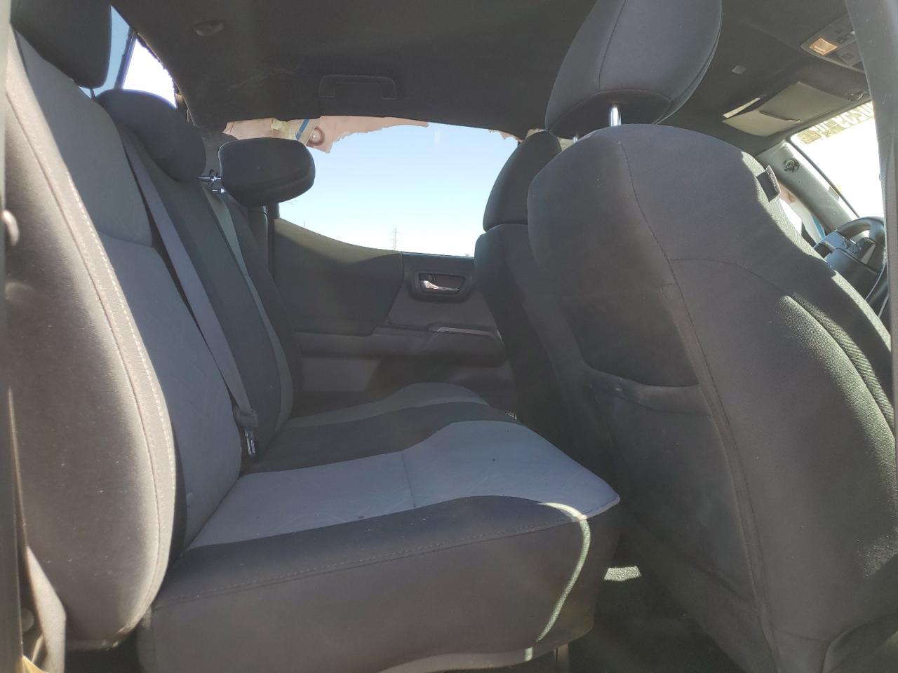 Toyota Tacoma Double Cab Image 4