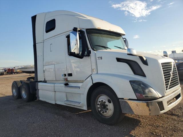  Salvage Volvo Vnl