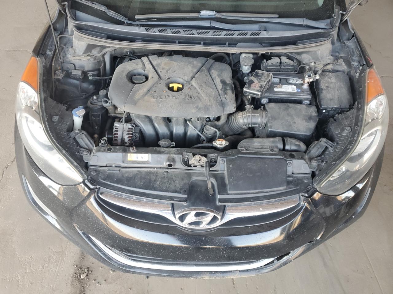 Hyundai ELANTRA Gls Image 2