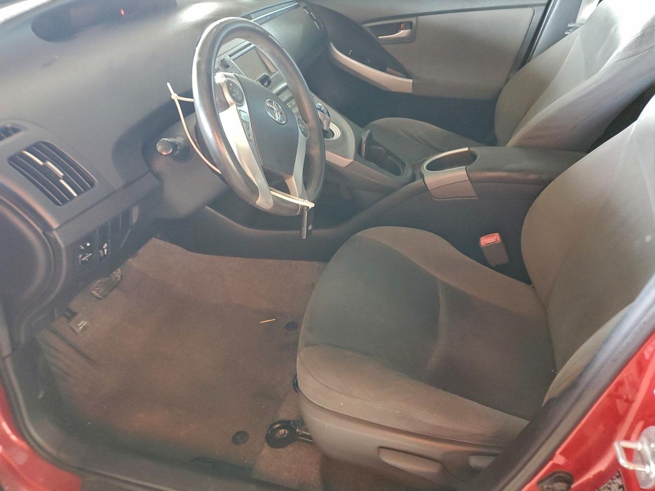 Toyota Prius Image 9