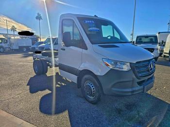  Salvage Mercedes-Benz Sprinter