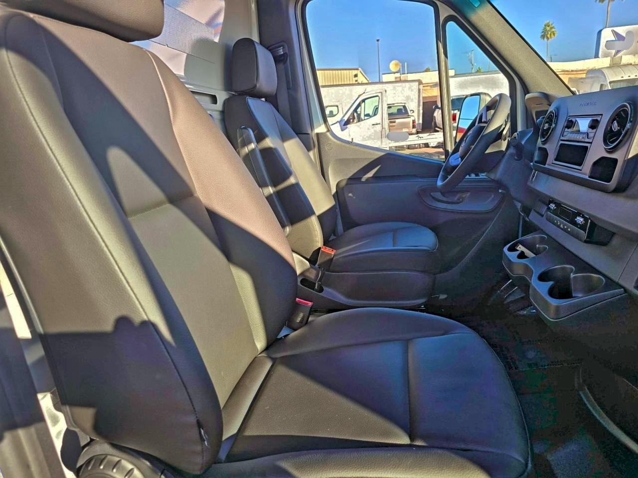 Mercedes-Benz Sprinter 3500 Image 4