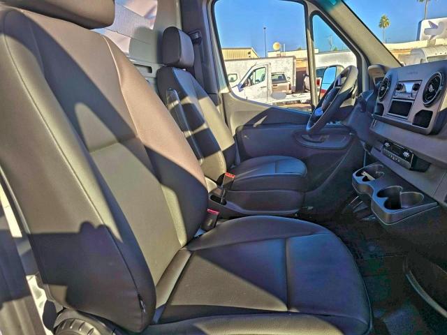 Mercedes-Benz Sprinter 3500 Image 4