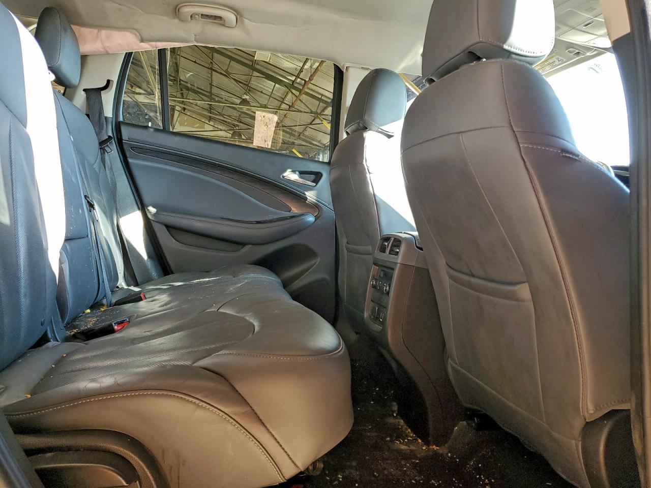 Buick Envision Essence Image 13