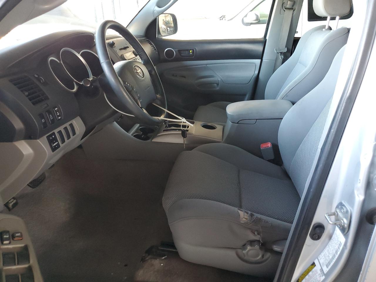 Toyota Tacoma Double Cab Image 4