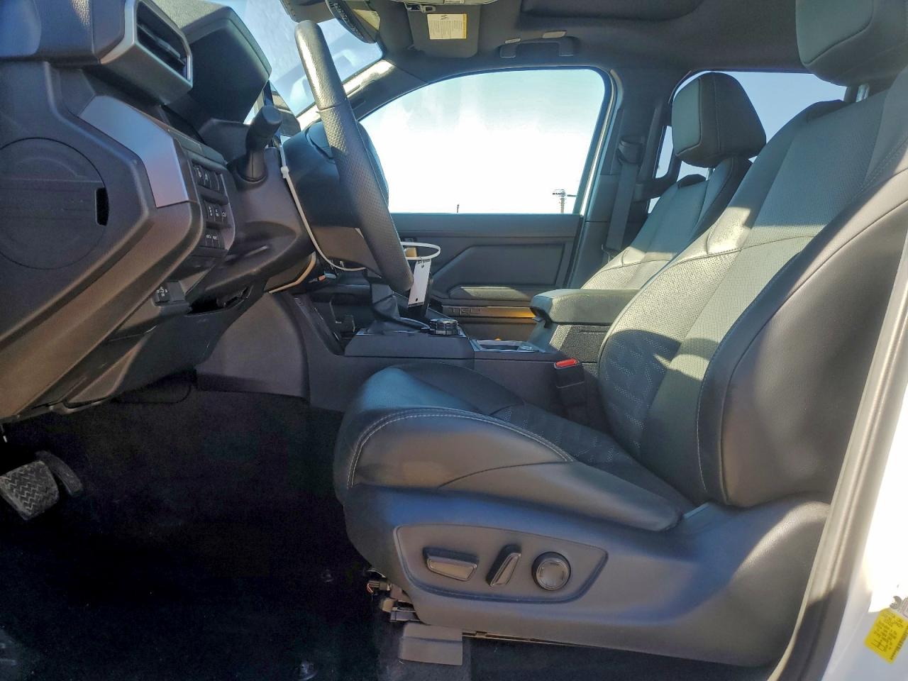 Toyota Tacoma Double Cab Image 12