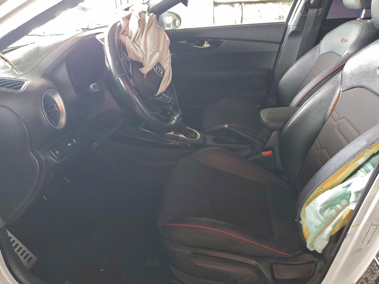 Kia Forte Gt Image 3