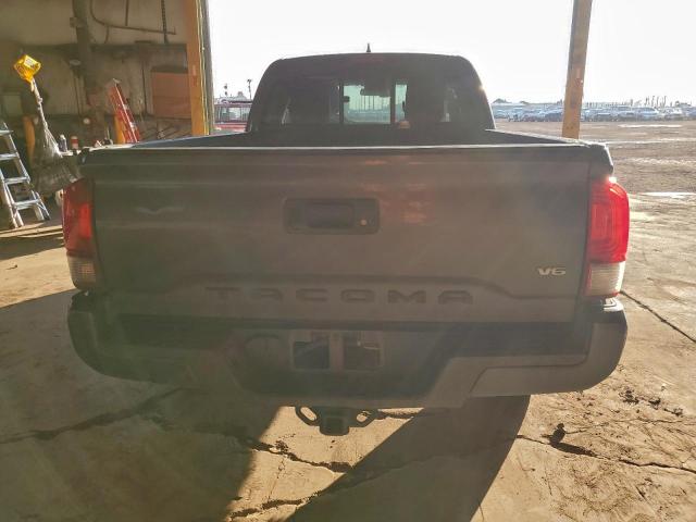 Toyota Tacoma Access Cab Image 3