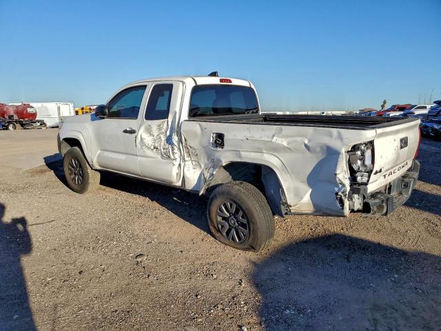 Toyota Tacoma Access Cab Image 2