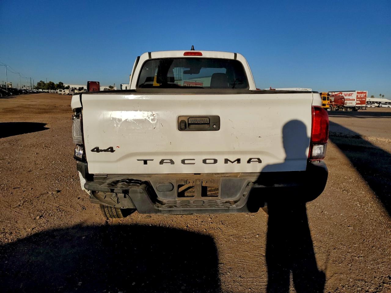 Toyota Tacoma Access Cab Image 11