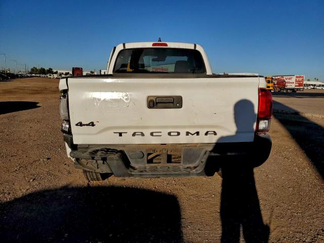 Toyota Tacoma Access Cab Image 11