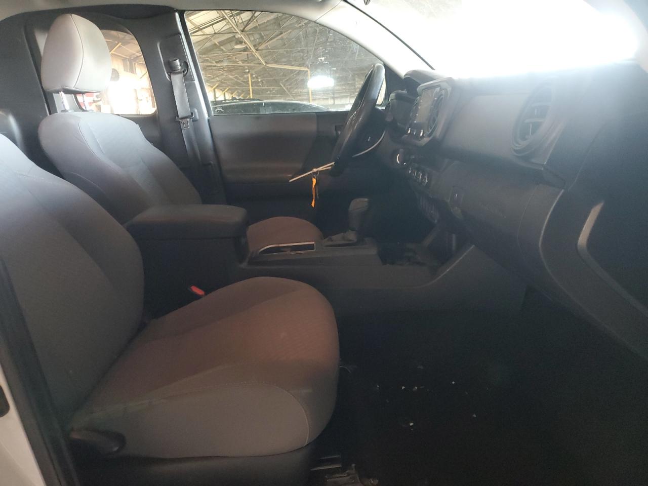 Toyota Tacoma Access Cab Image 9