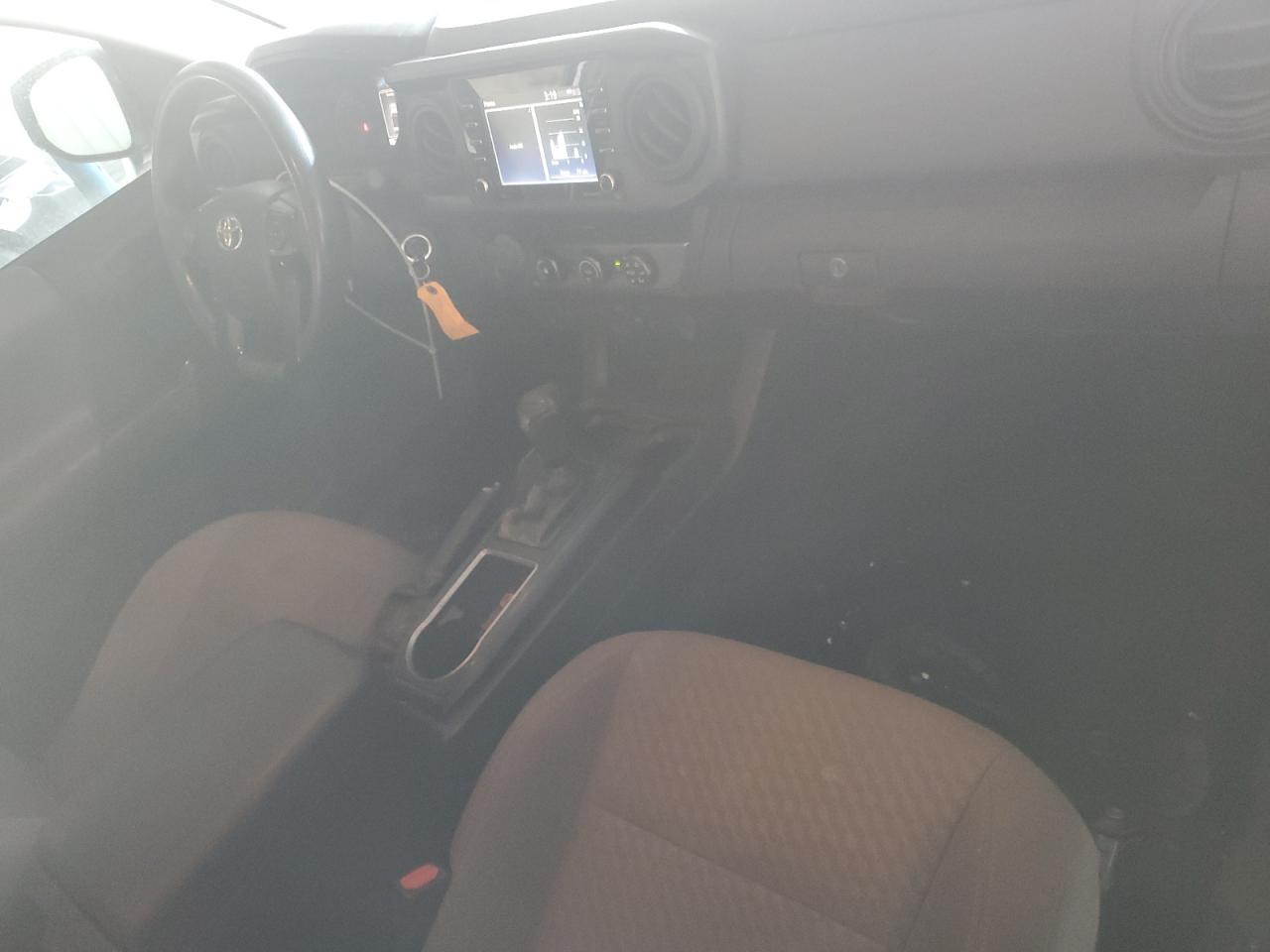 Toyota Tacoma Access Cab Image 5