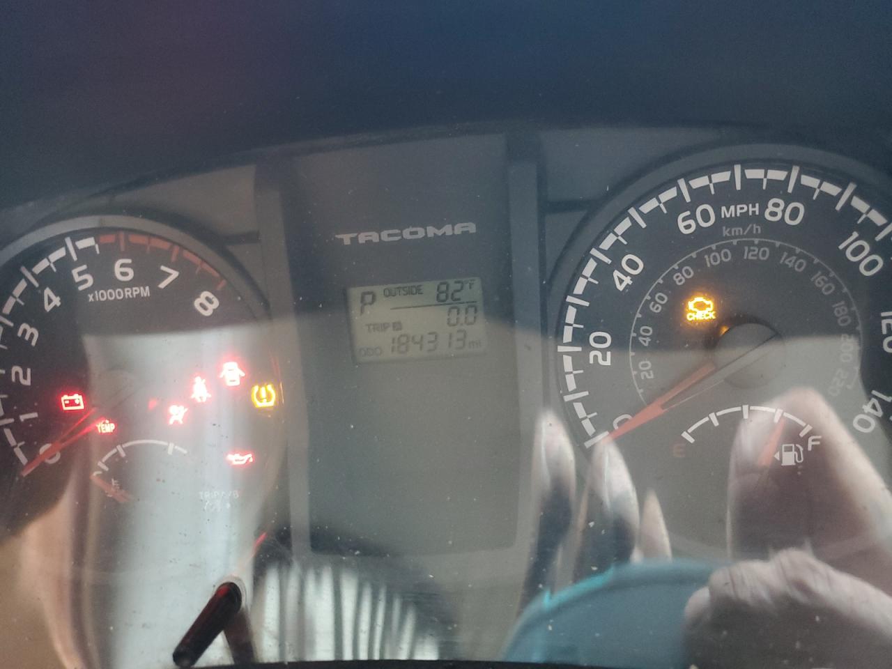 Toyota Tacoma Access Cab Image 4