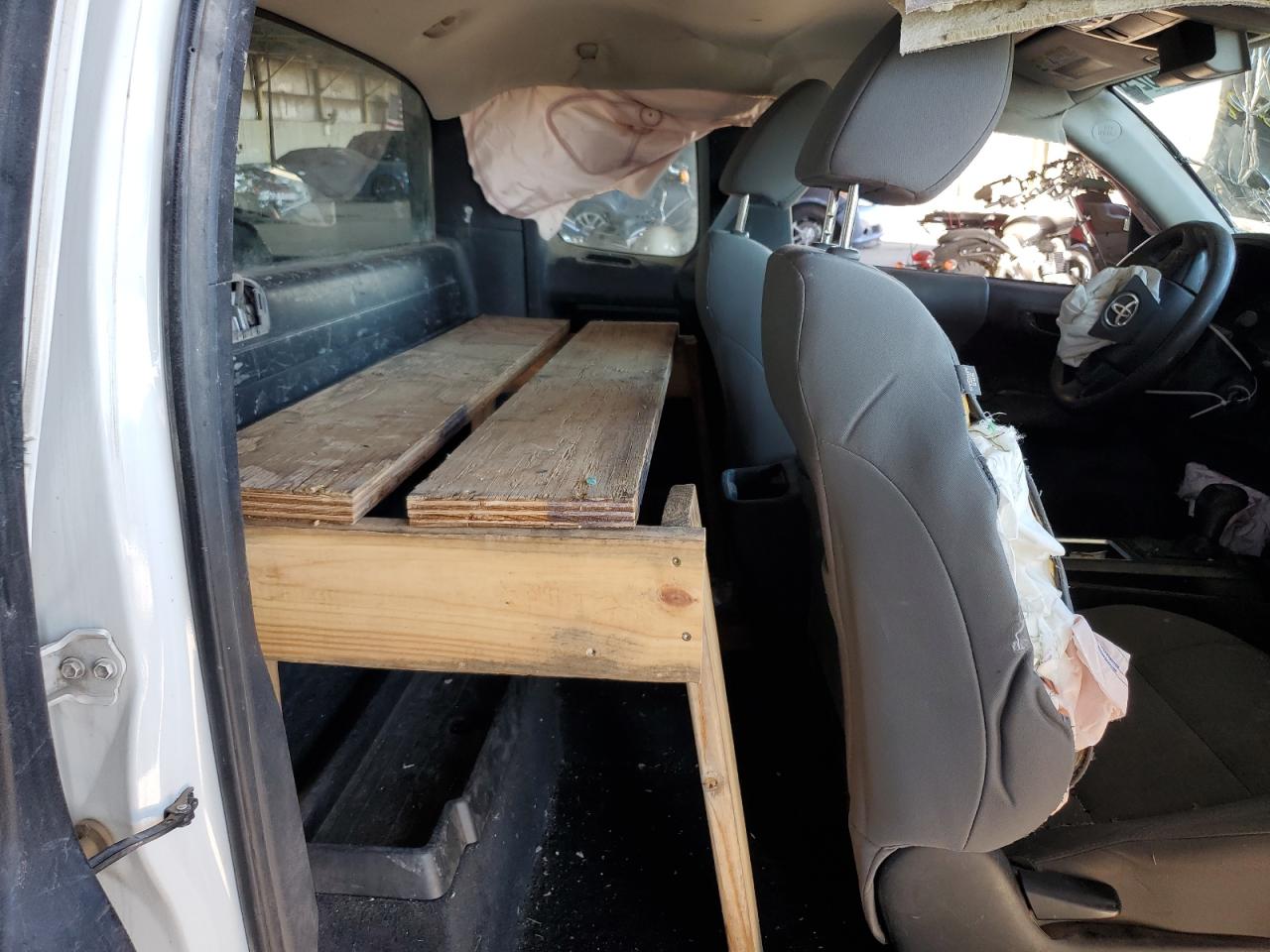 Toyota Tacoma Access Cab Image 7