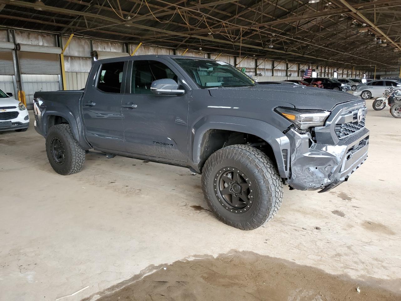 Toyota Tacoma Double Cab Image 3