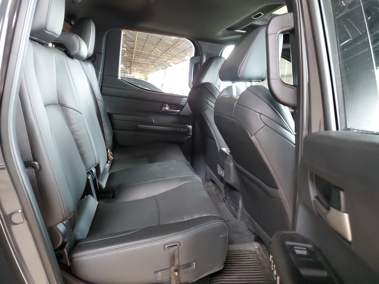 Toyota Tacoma Double Cab Image 4