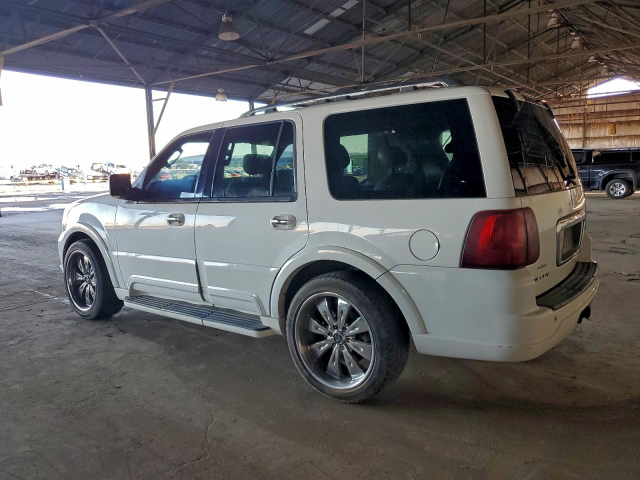 Lincoln Navigator Image 3