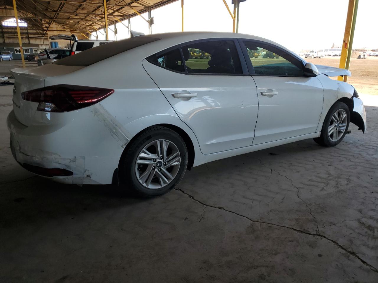 Hyundai ELANTRA Sel Image 3