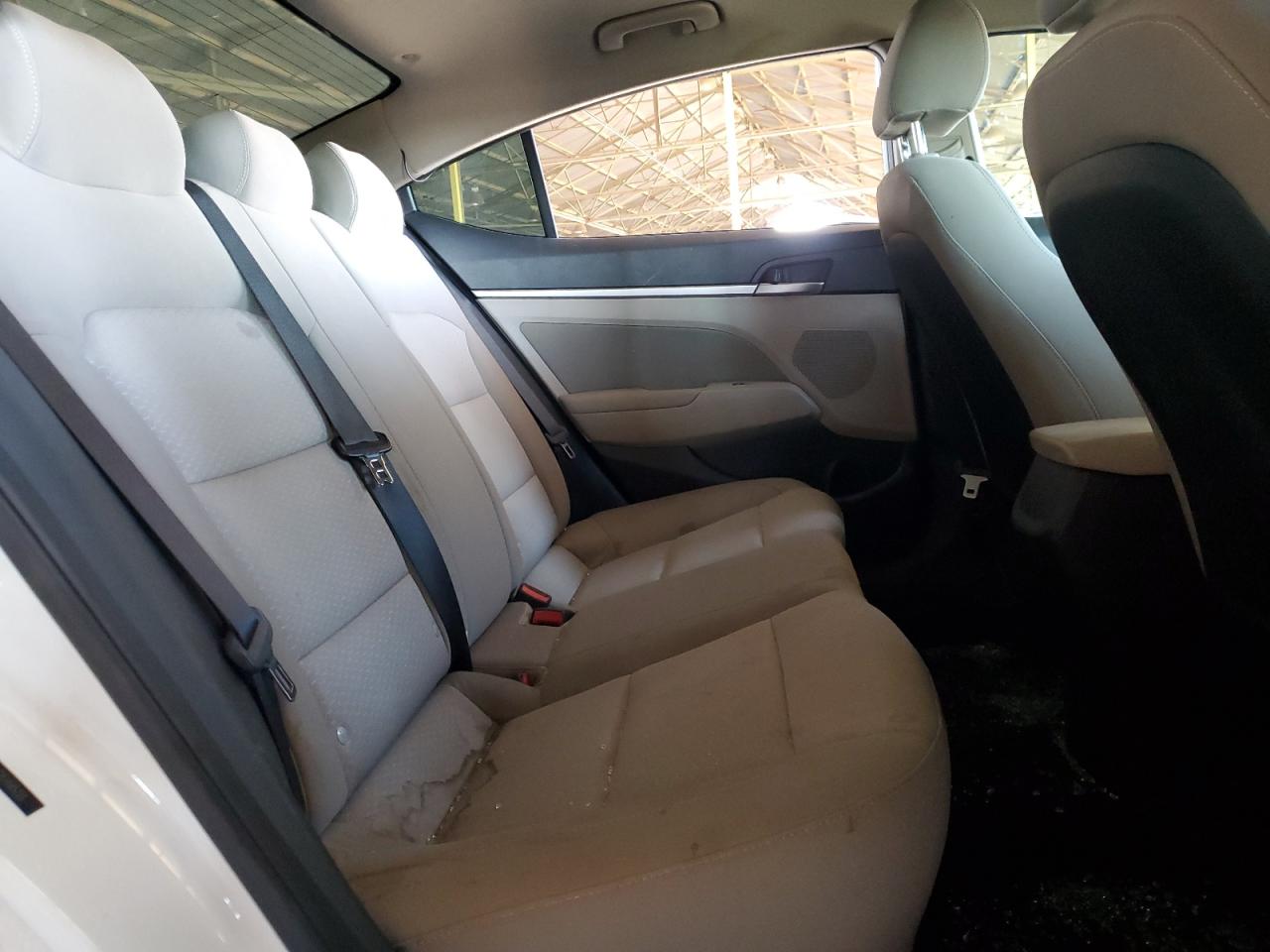 Hyundai ELANTRA Sel Image 9