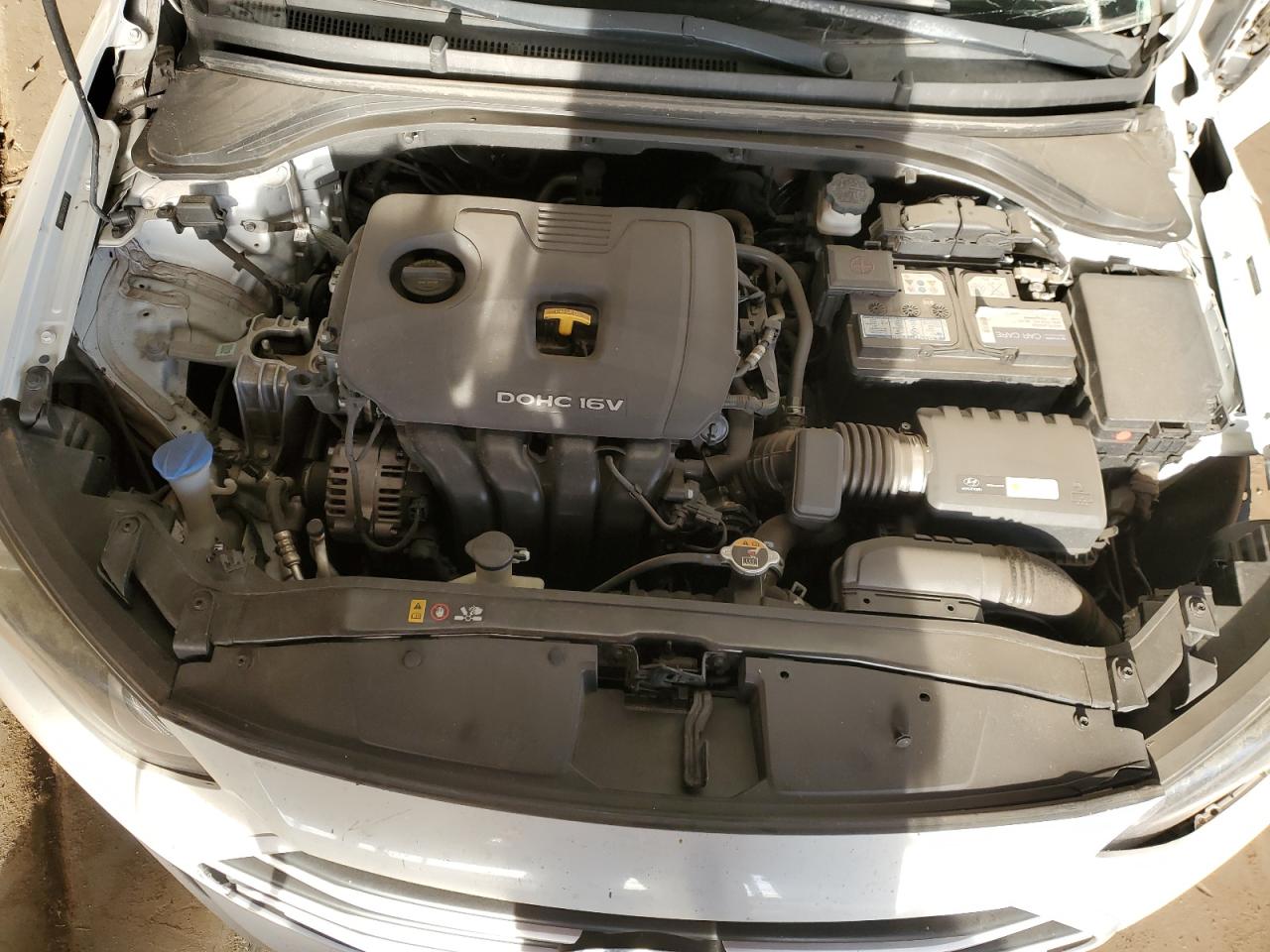 Hyundai ELANTRA Sel Image 9