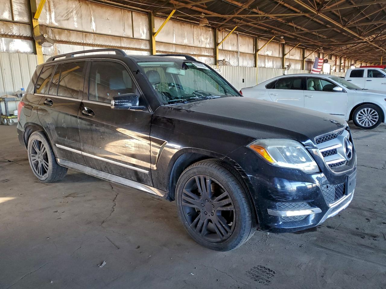 Mercedes-Benz GLK 350 Image 2