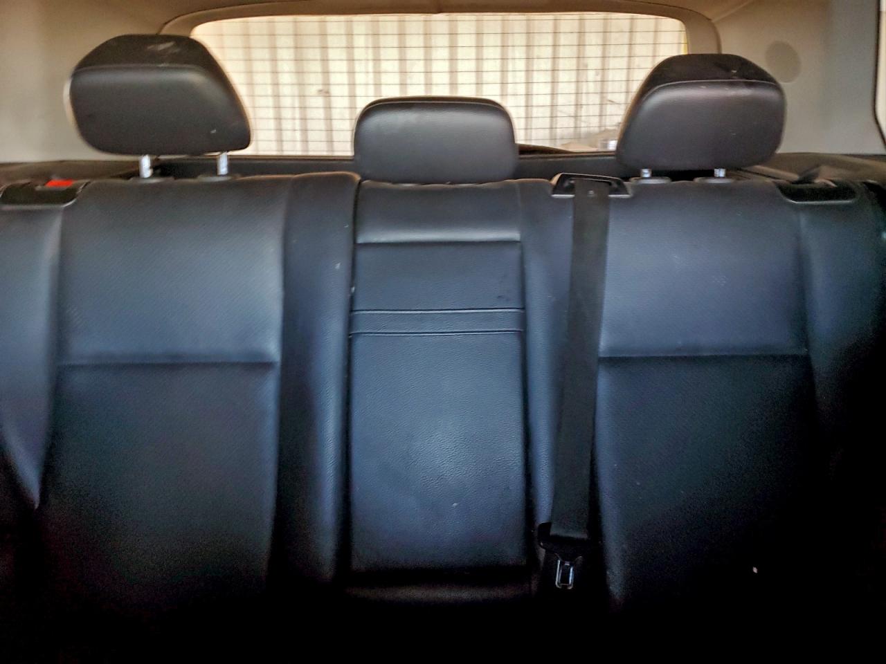 Mercedes-Benz GLK 350 Image 12