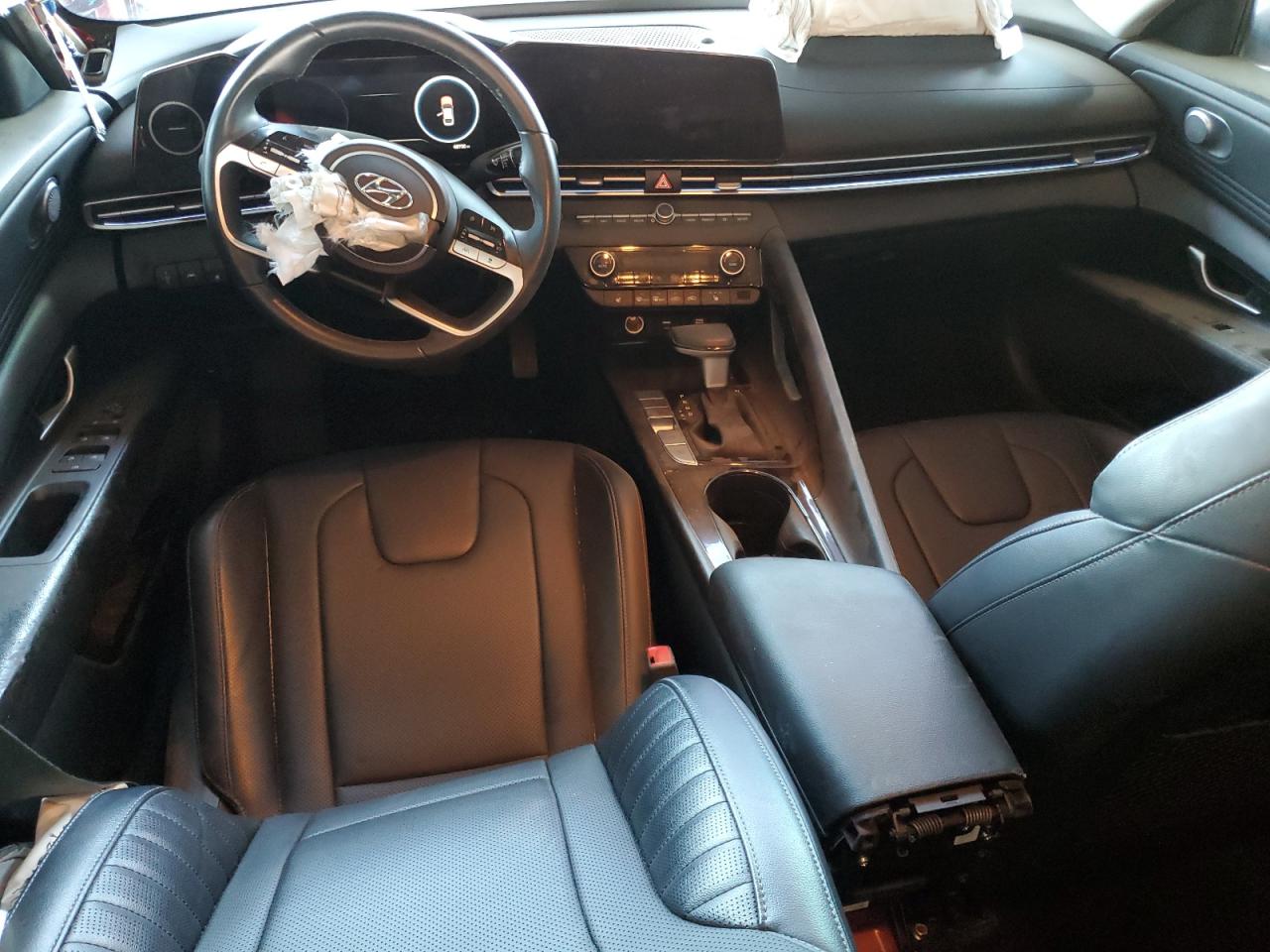 Hyundai ELANTRA Limited Image 9