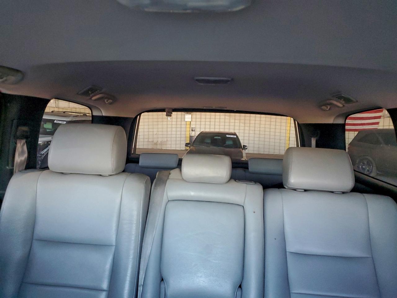Toyota Sequoia Sr5 Image 6
