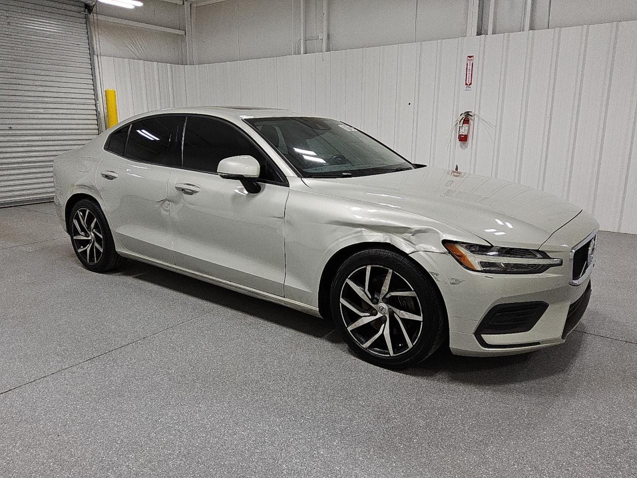 Volvo S60 T5 Momentum Image 8