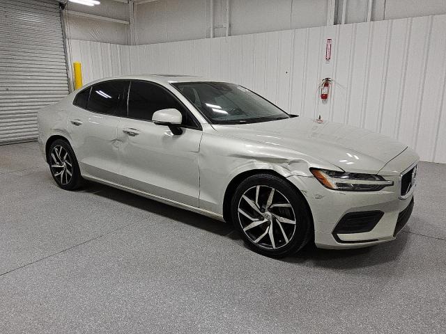 Volvo S60 T5 Momentum Image 8