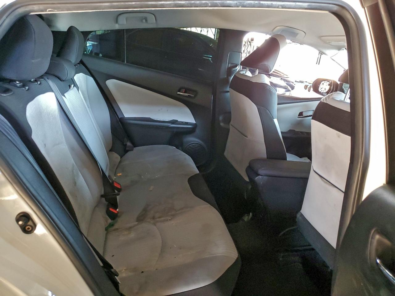 Toyota Prius Image 9